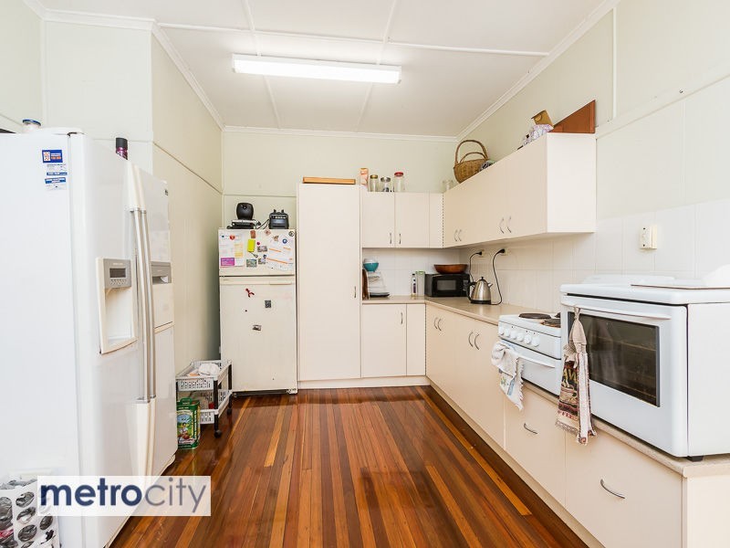 8 Eversley Terrace, Yeronga QLD 4104