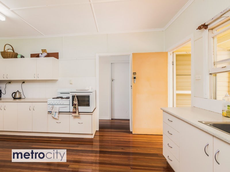 8 Eversley Terrace, Yeronga QLD 4104