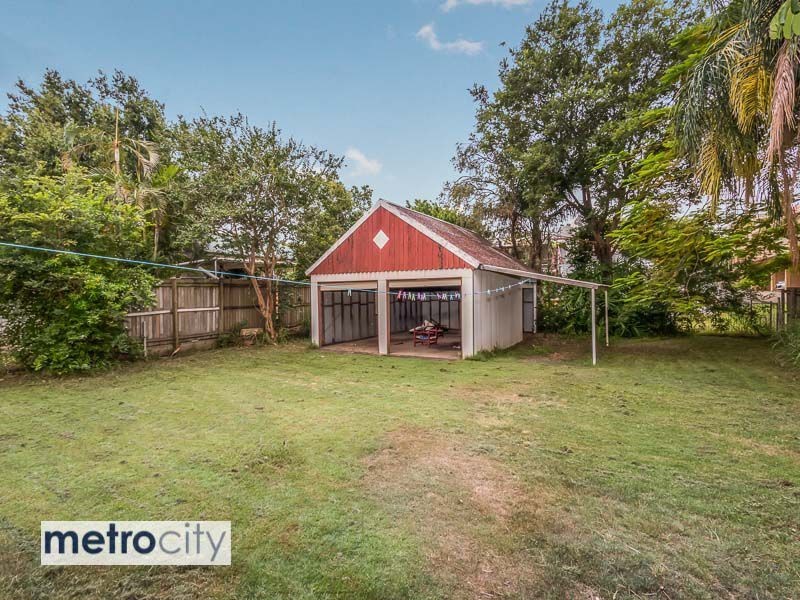 8 Eversley Terrace, Yeronga QLD 4104