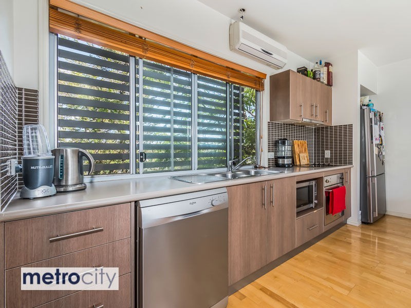 8/4 Elba Lane, Morningside QLD 4170