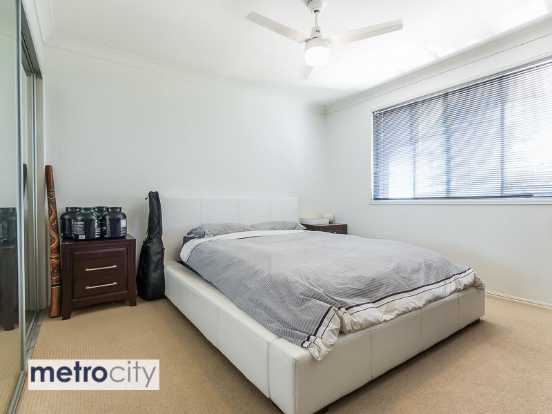 8/4 Elba Lane, Morningside QLD 4170