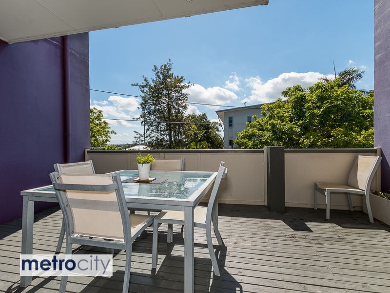 8/4 Elba Lane, Morningside QLD 4170