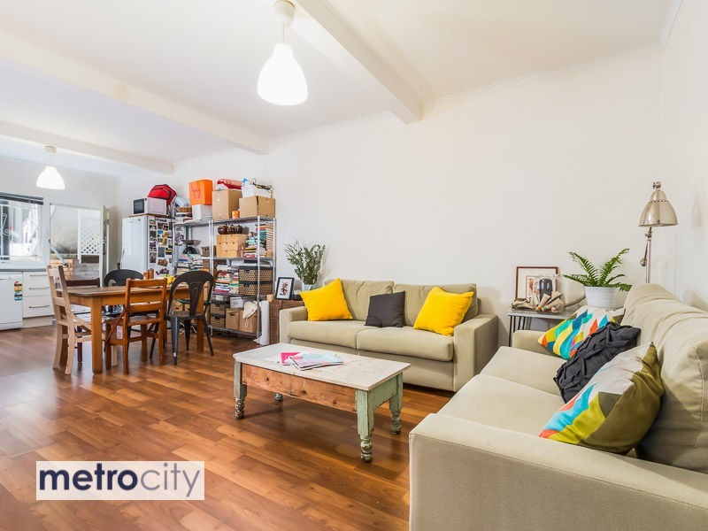 4/9 Lockhart Street, Woolloongabba QLD 4102