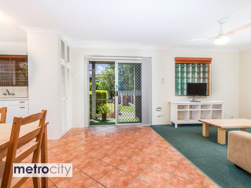 2/47 Victoria Street, Fairfield QLD 4103
