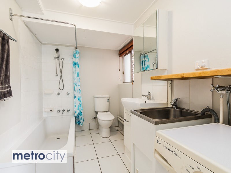 2/47 Victoria Street, Fairfield QLD 4103