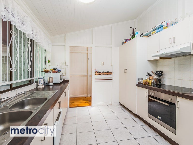 46 Wilkins Street  West, Fairfield QLD 4103