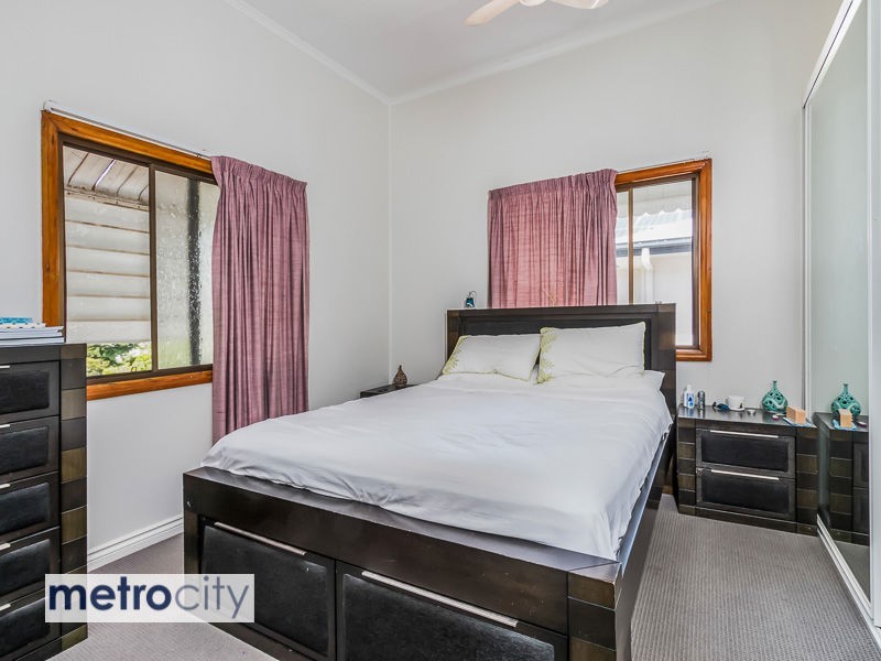 46 Wilkins Street  West, Fairfield QLD 4103