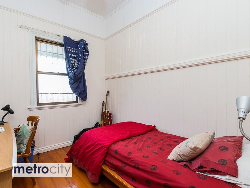 46 Wilkins Street  West, Fairfield QLD 4103