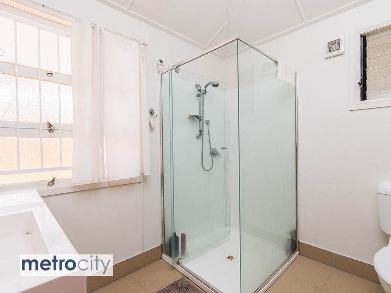 46 Wilkins Street  West, Fairfield QLD 4103