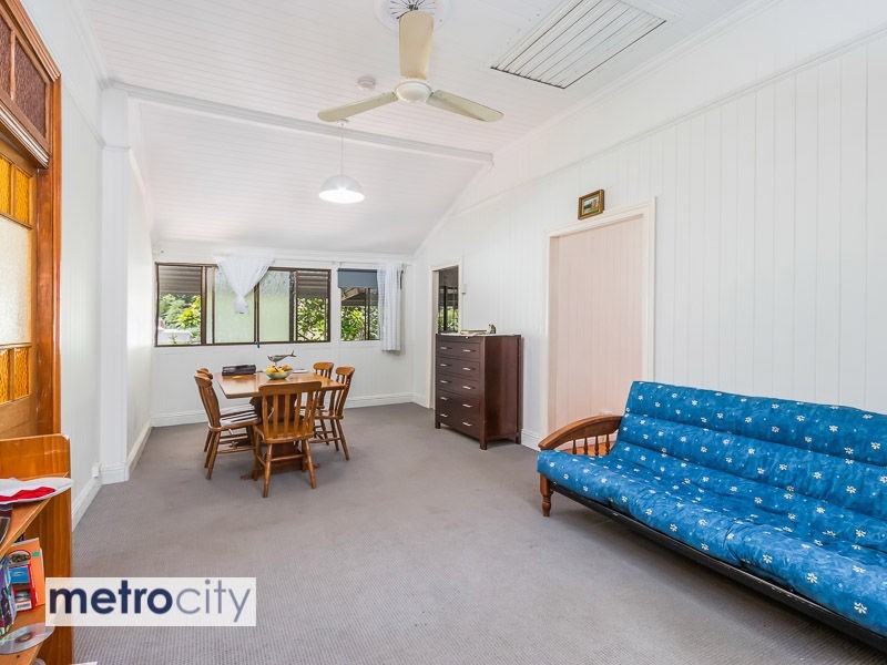 46 Wilkins Street  West, Fairfield QLD 4103