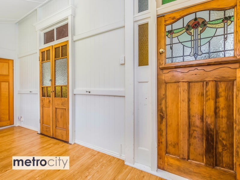 46 Wilkins Street  West, Fairfield QLD 4103