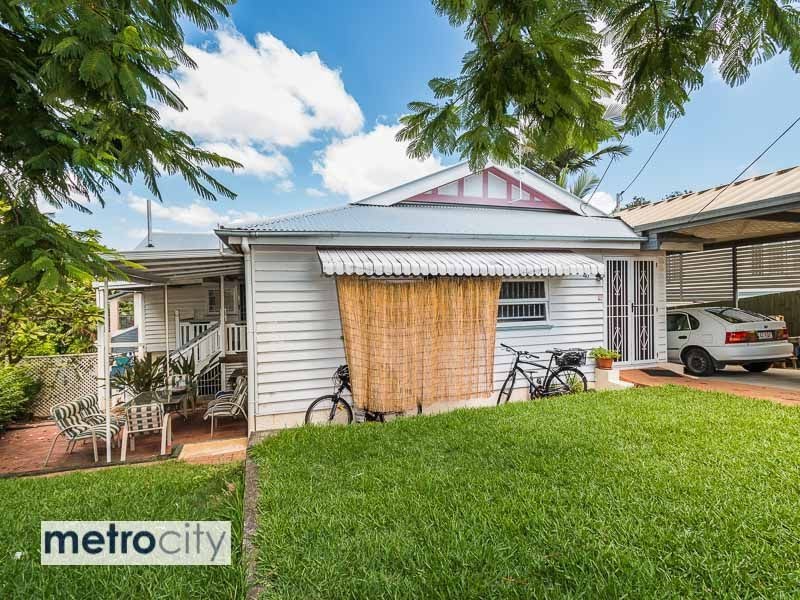 46 Wilkins Street  West, Fairfield QLD 4103