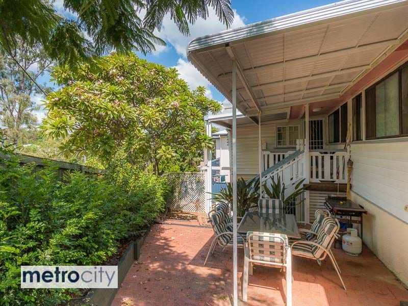 46 Wilkins Street  West, Fairfield QLD 4103