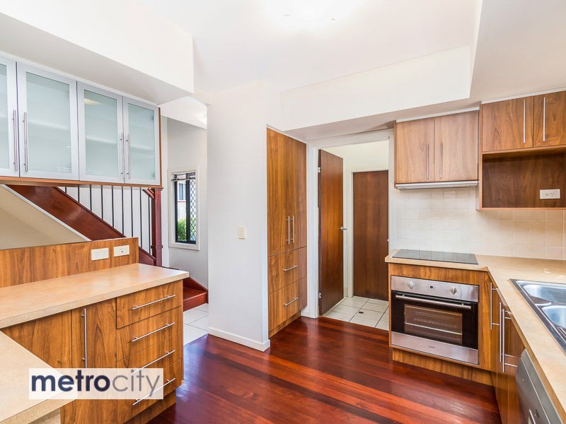 2/19 Western Avenue, Chermside QLD 4032