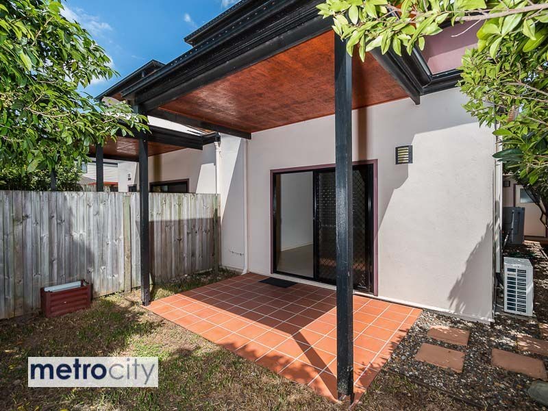 2/19 Western Avenue, Chermside QLD 4032