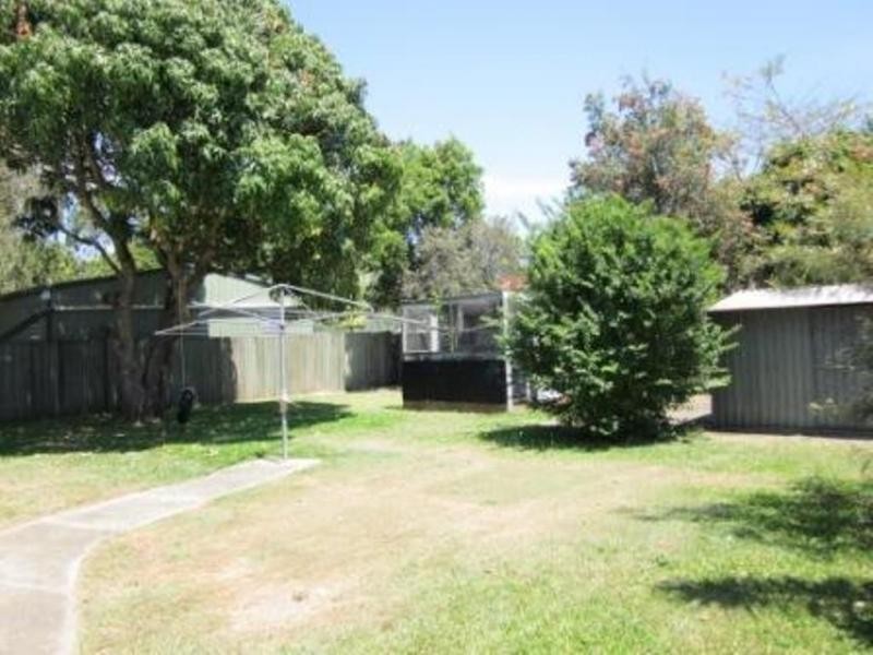 11 Boorana Street, Thorneside QLD 4158