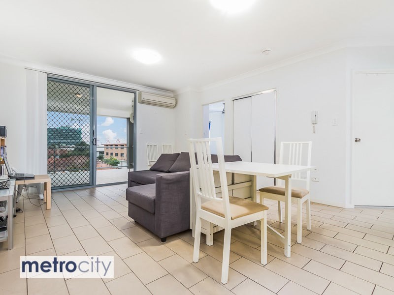 6/25 Kuran Street, Chermside QLD 4032