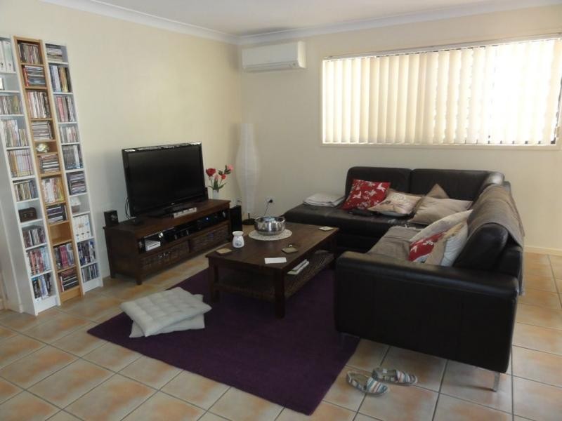 10 Rolle Street, Holland Park QLD 4121