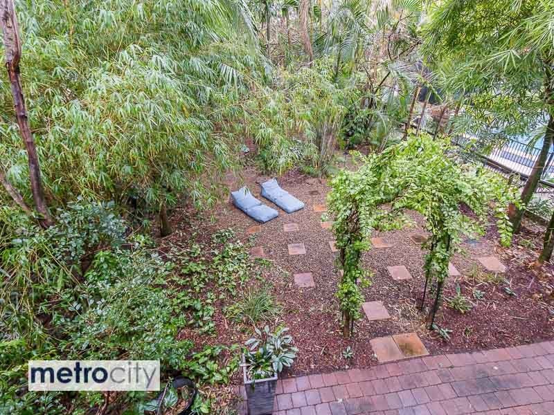 15 Wahcumba Street, Dutton Park QLD 4102