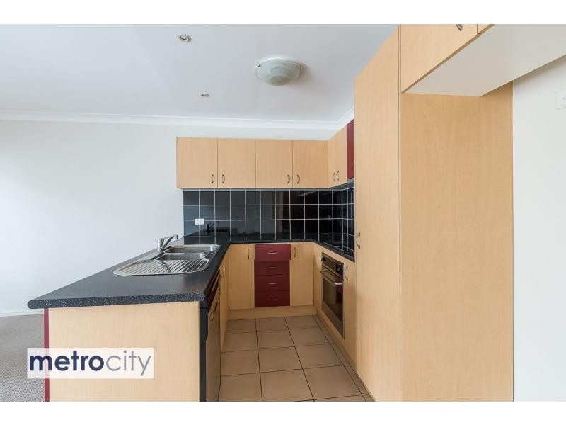 13 Richmond Road, Morningside QLD 4170