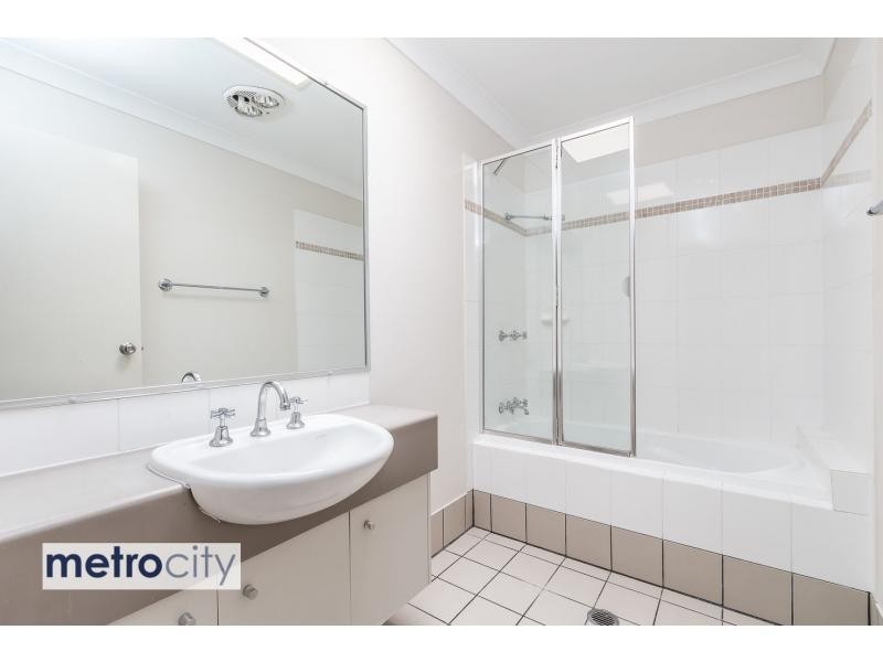 13 Richmond Road, Morningside QLD 4170
