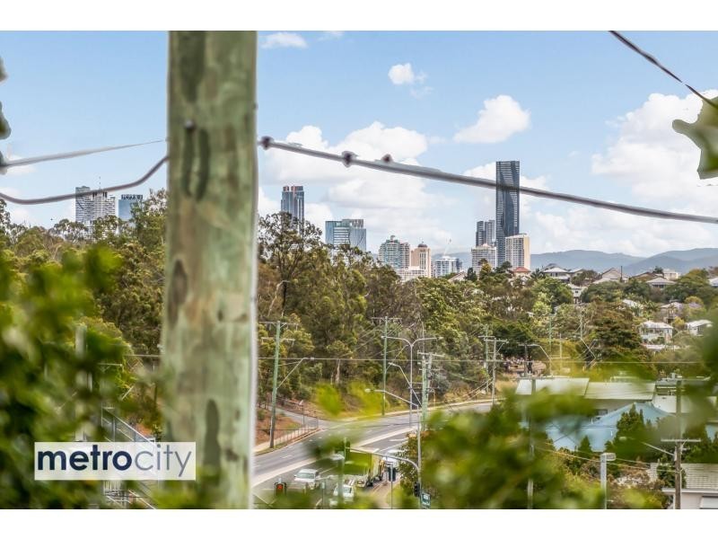 13 Richmond Road, Morningside QLD 4170