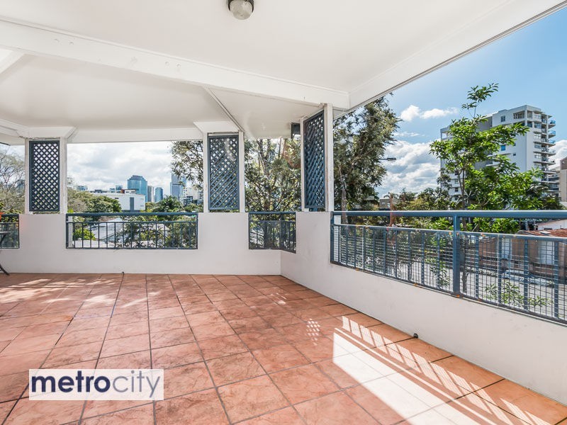 20/239 Shafston Avenue, Kangaroo Point QLD 4169