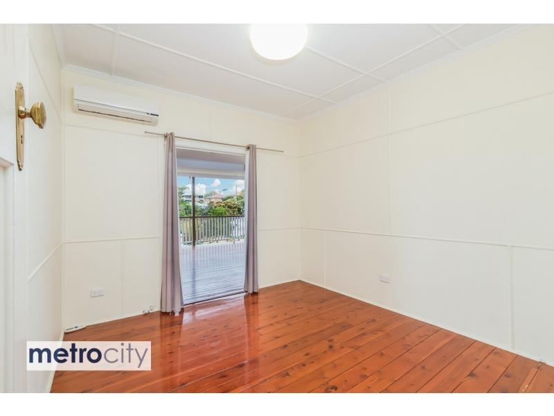 88 Raven Street, Camp Hill QLD 4152