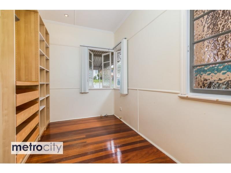 88 Raven Street, Camp Hill QLD 4152