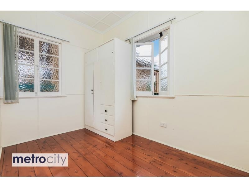 88 Raven Street, Camp Hill QLD 4152