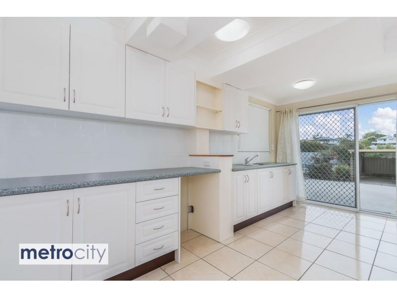 88 Raven Street, Camp Hill QLD 4152