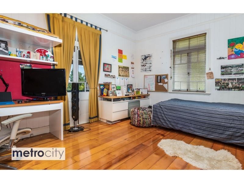 12 Taylor Street, Annerley QLD 4103