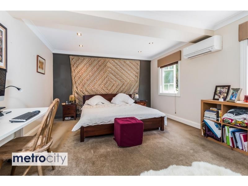 12 Taylor Street, Annerley QLD 4103