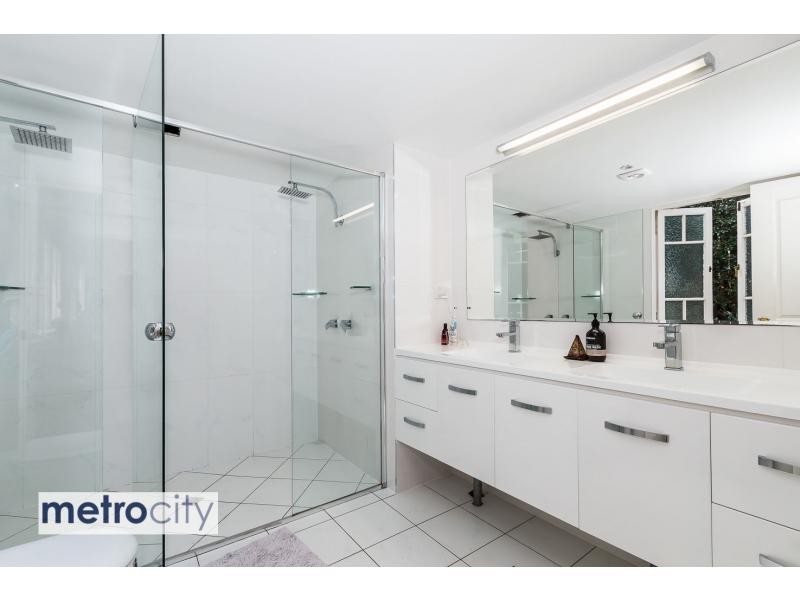12 Taylor Street, Annerley QLD 4103