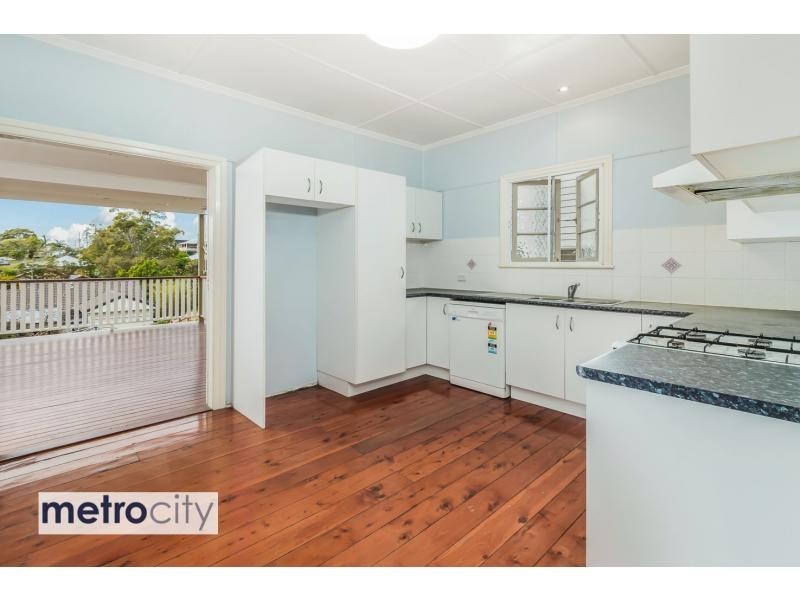 88 Raven Street, Camp Hill QLD 4152