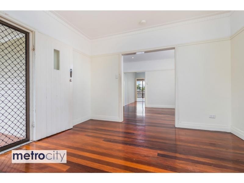 88 Raven Street, Camp Hill QLD 4152