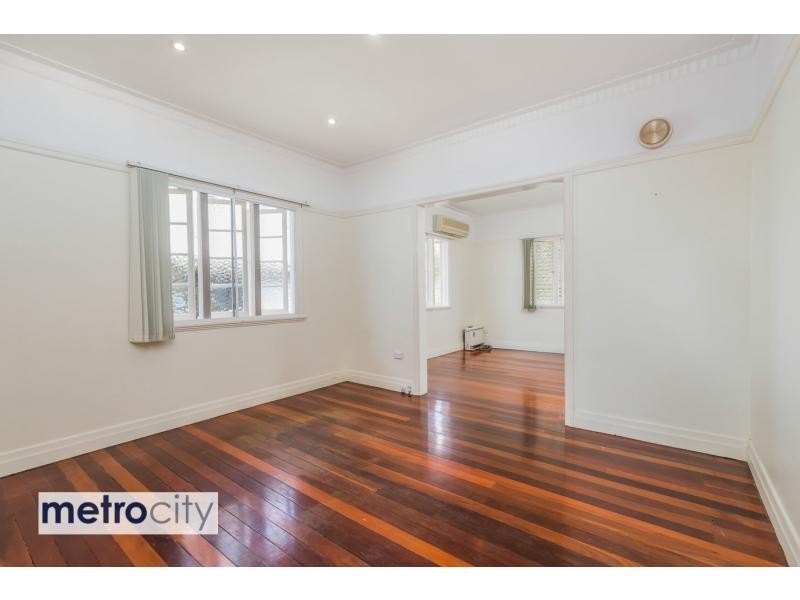 88 Raven Street, Camp Hill QLD 4152