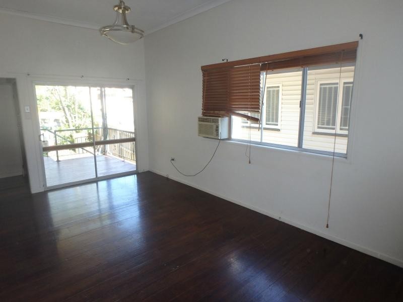 29 Russell Avenue, Norman Park QLD 4170