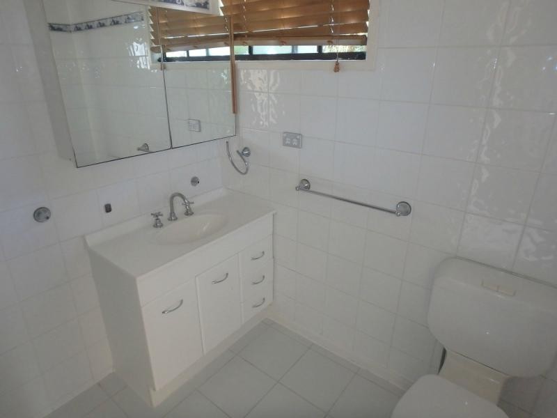 29 Russell Avenue, Norman Park QLD 4170