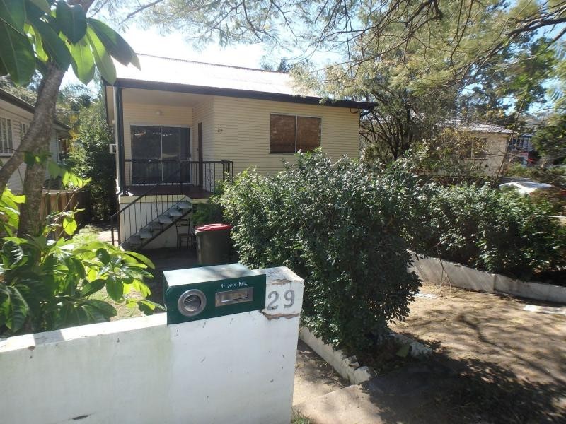 29 Russell Avenue, Norman Park QLD 4170