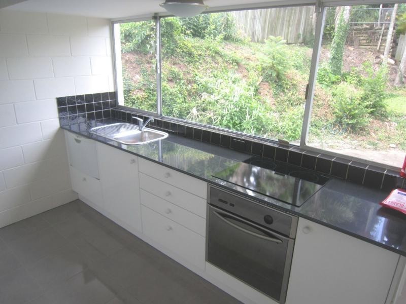 15 Oxford Terrace, Taringa QLD 4068