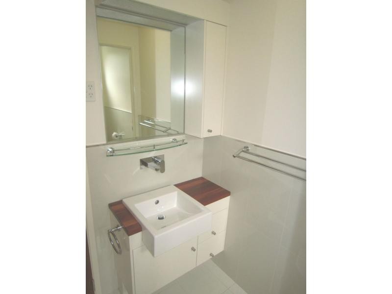 15 Oxford Terrace, Taringa QLD 4068