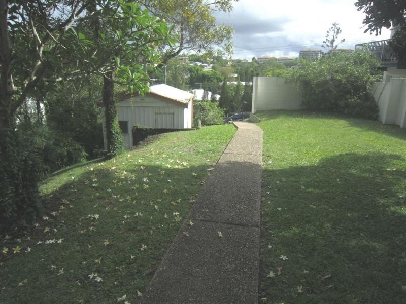 15 Oxford Terrace, Taringa QLD 4068