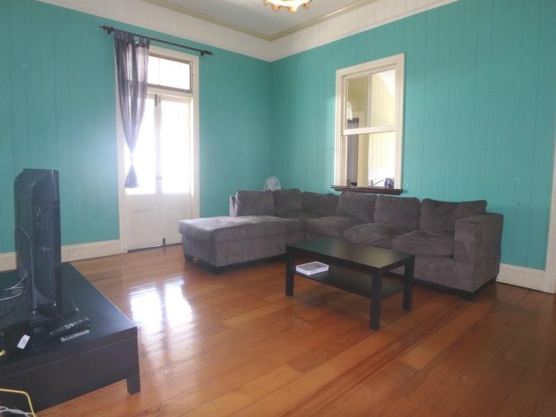 18 Hoogley Street, West End QLD 4101