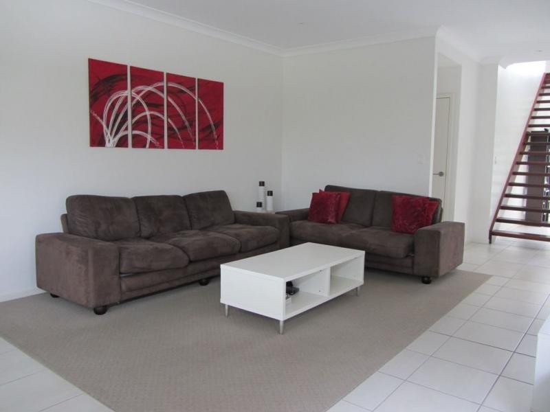 65 Newcastle Street, Fairfield QLD 4103