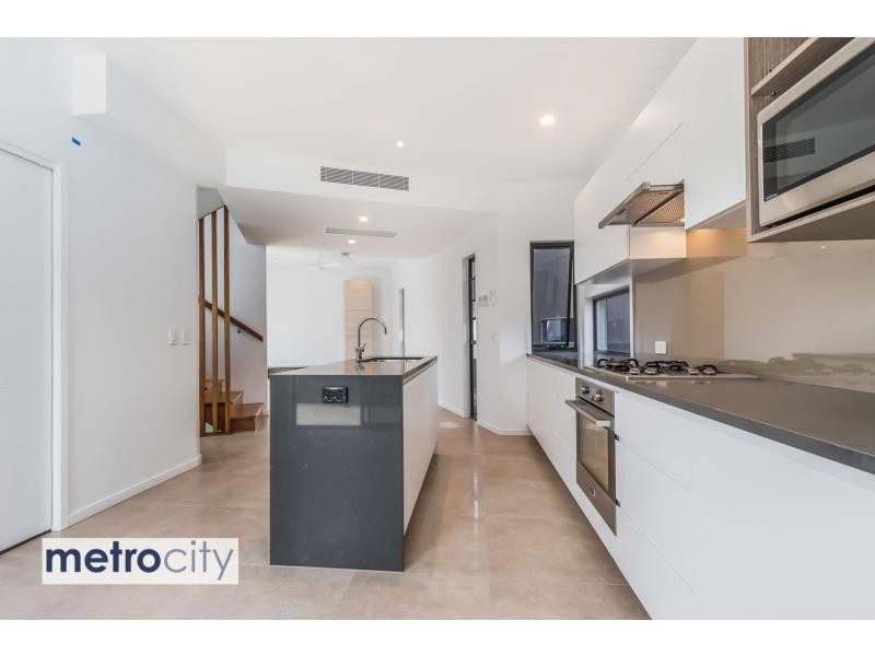 173 Sir Fred Schonell Drive, St Lucia QLD 4067