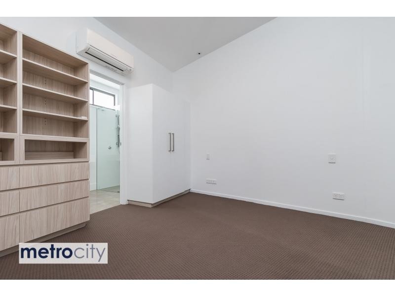 173 Sir Fred Schonell Drive, St Lucia QLD 4067