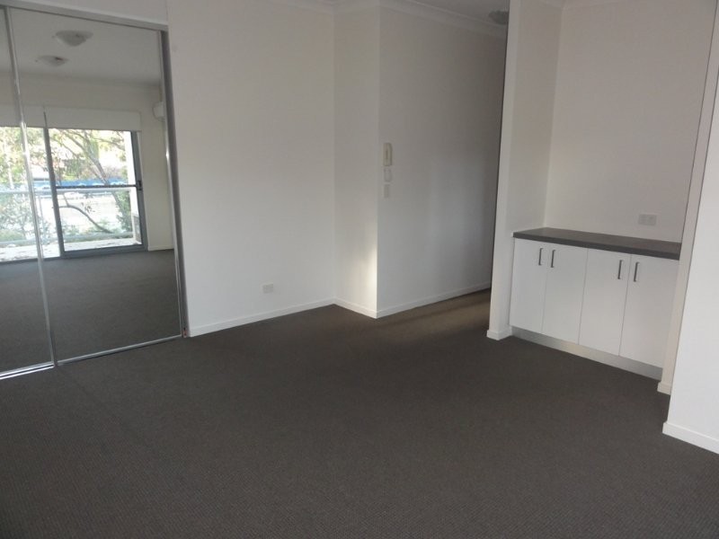 28/108 Nicholson Street, Greenslopes QLD 4120