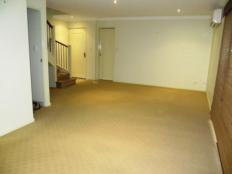 2/133 Waterton Street, Annerley QLD 4103