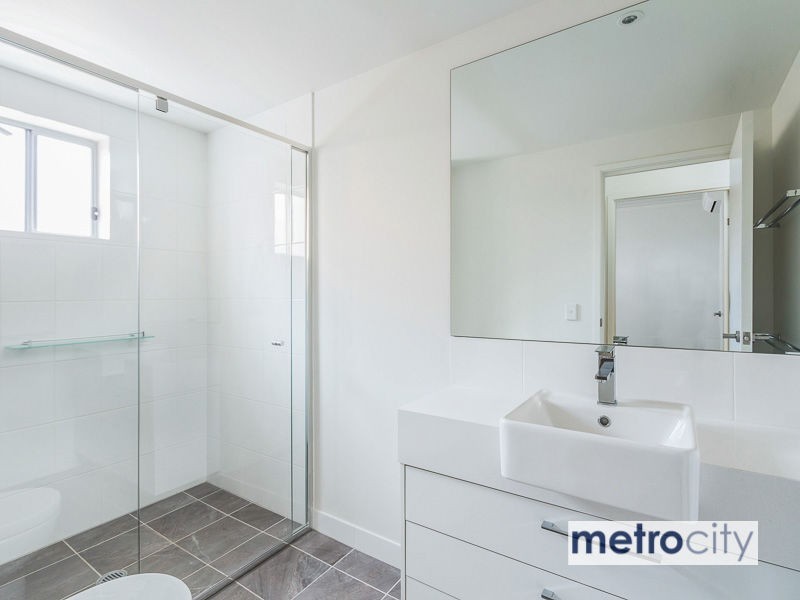 8 Lochaber Street, Dutton Park QLD 4102